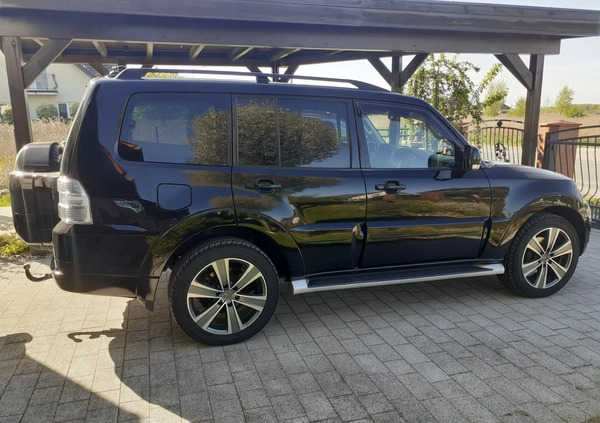 Mitsubishi Pajero cena 137760 przebieg: 129000, rok produkcji 2016 z Wrocław małe 56